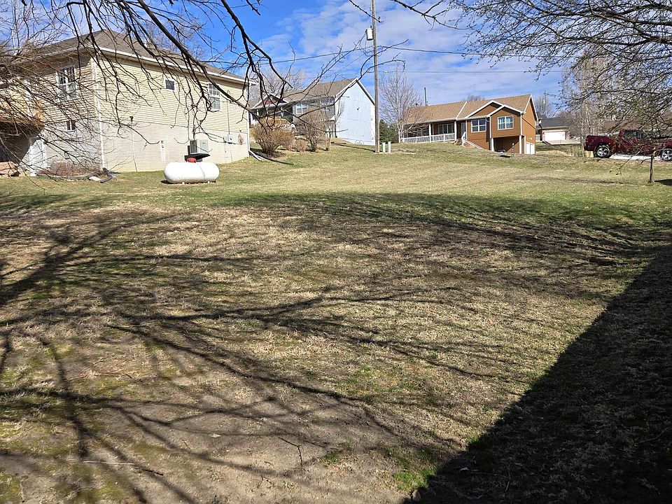 2nd image of LOT 20 South St