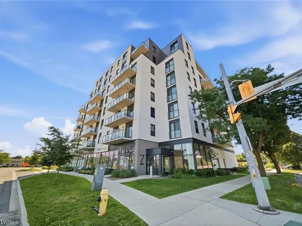 7 Erie Ave #202, Brantford, ON N3S 0K5