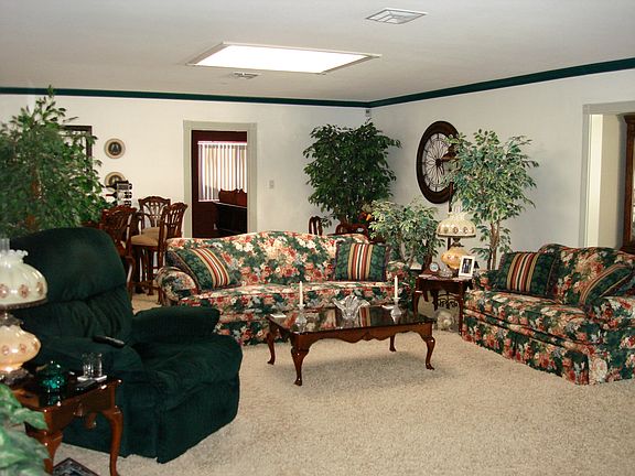 5th image of 551 Canosa Ave
