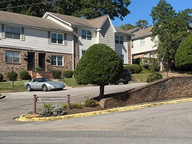 3 bed, 1365 sqft, $2,000 — Photo 1