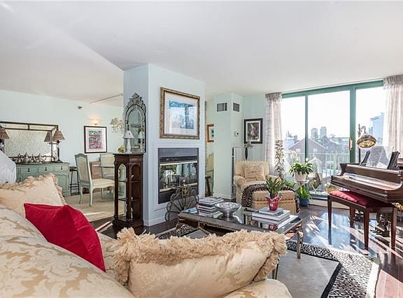 5th image of 302 Church St APT 3B
