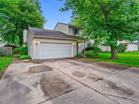 3rd image of 849 Robinwood Ave