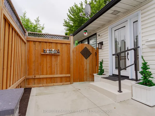 10 Huntingwood Cres, Brampton, ON L6S 1S6