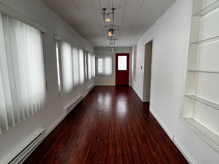 31 Railway Ave — Photo 26