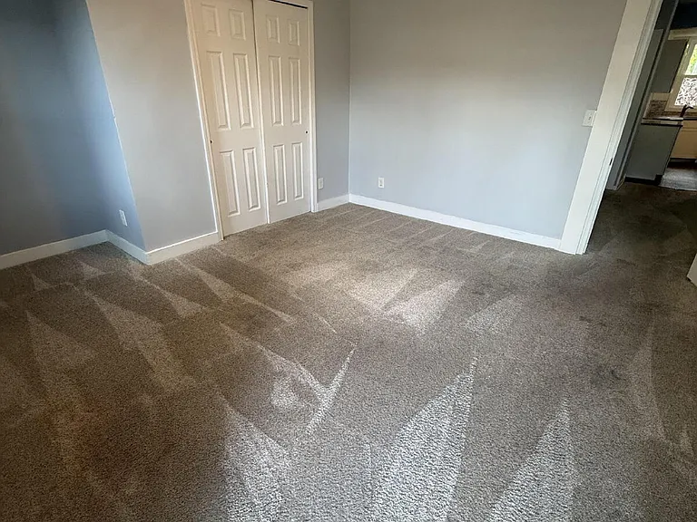 916 Schiller Ct — Photo 10