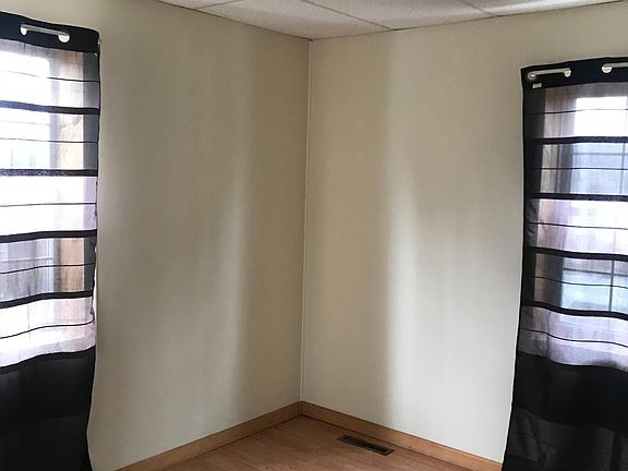 2nd image of 158 Market St