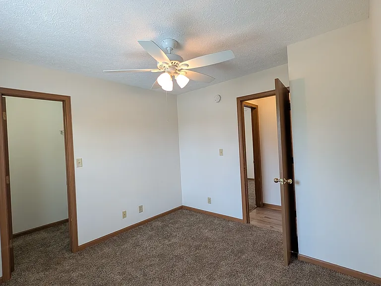 90 Phillips Ct — Photo 13