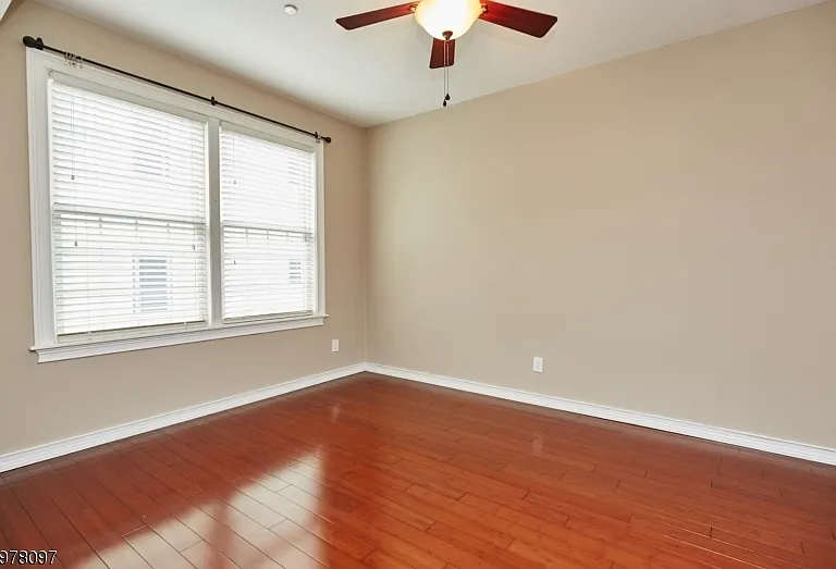10 Elmer St #H — Photo 10