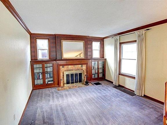 5th image of 220 Oak Knoll Dr