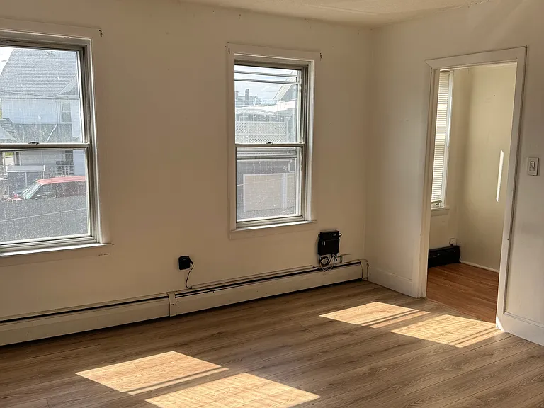 754 Roosevelt Ave #2 — Photo 12