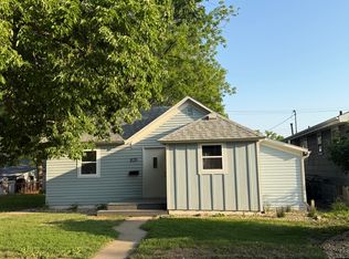825 W 7th Ave, Mitchell, SD 57301