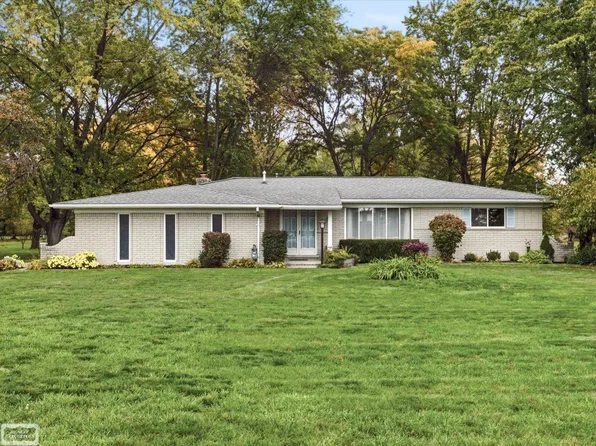 29681 Armada Ridge Rd, Richmond, MI 48062