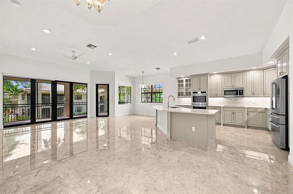4 bed, 2.0 bath, 2288 sqft, $6,500 — Photo 4
