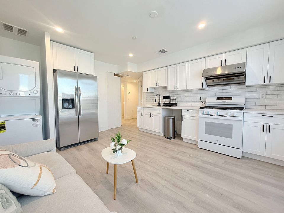 1st image of 1415 3/4 W 35th Pl #3