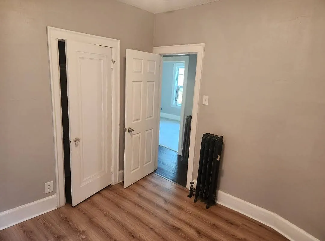 3 bed, 900 sqft, $1,150 — Photo 4