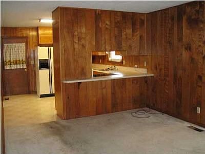 3rd image of 6703 Larkwood Ln