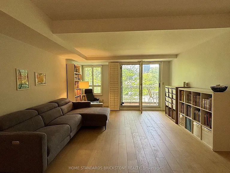 9 Greenbriar Rd #202 — Photo 19