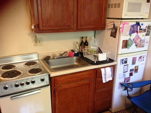 5th image of 367 Elmwood Ave APT 2