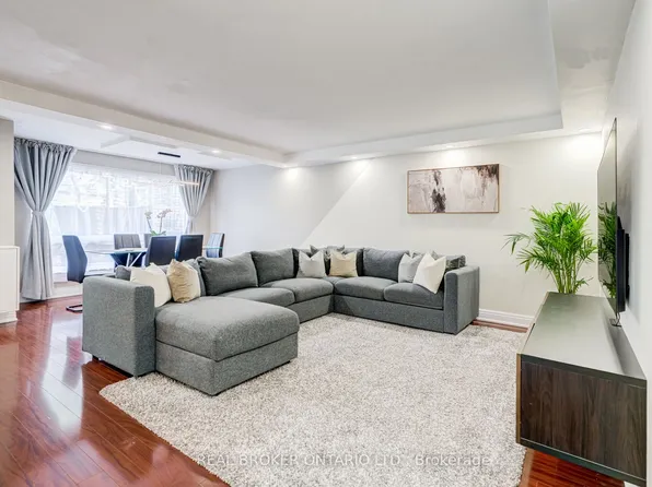 130 Ling Rd #62, Toronto, ON M1E 4V9