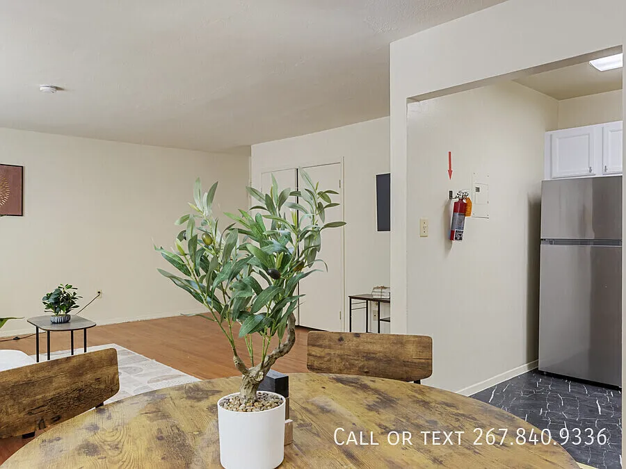 2 bed, 1000 sqft, $1,200 — Photo 4