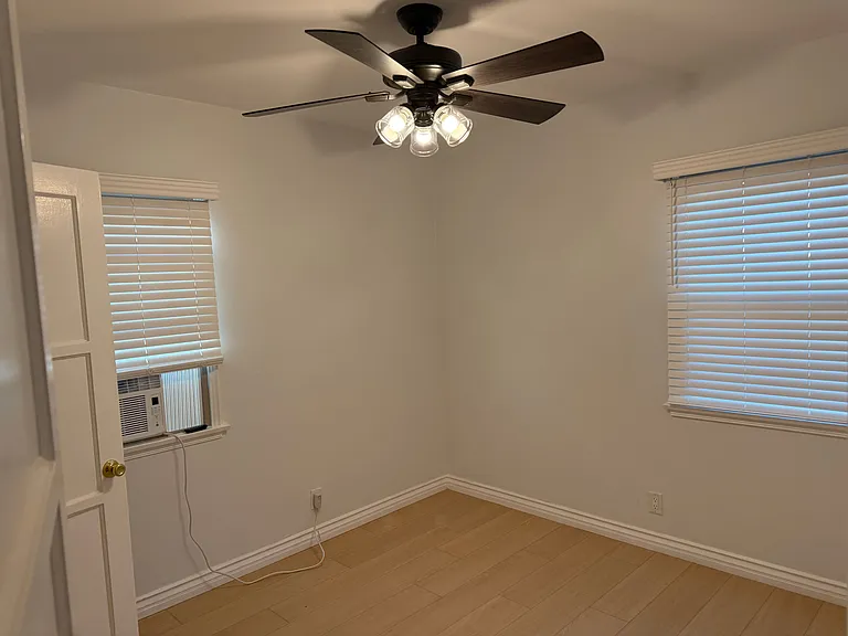 4125 1/2 W Toluca Lake Ave #4123-1/2 — Photo 23
