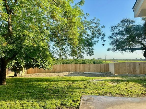 12390 E Kamm Ave, Kingsburg, CA 93631