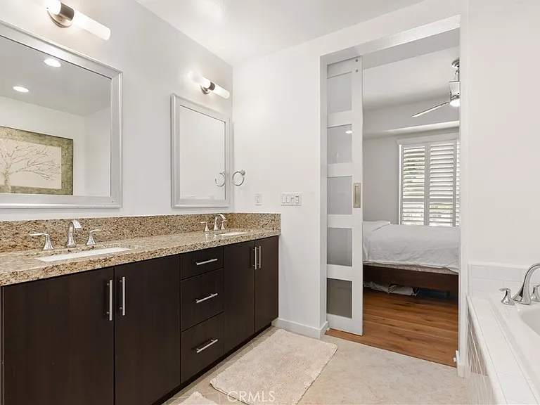 21 Gramercy #102 — Photo 17