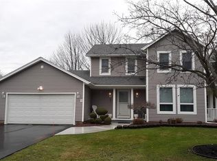 94 Weiland Woods Ln, Rochester, NY 14626