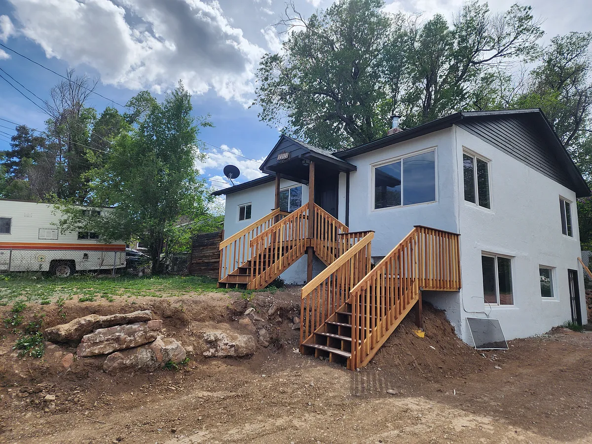 Building Photo - 1404 Crestone Ave #A