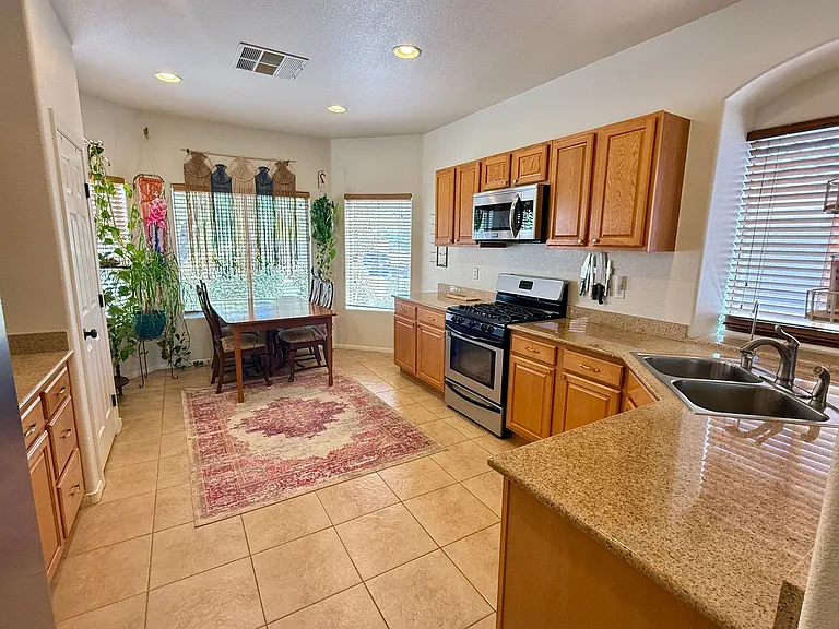 3409 Casa Alto Ave — Photo 6