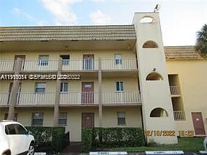 8400 Sunrise Lakes Blvd #106
