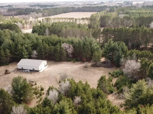 30567 Van Buren Ct NE, Cambridge, MN 55008