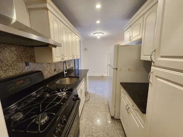 65-15 38th Avenue image 4 of 11