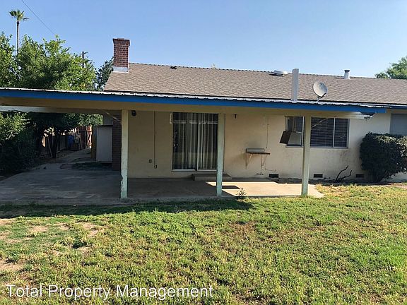3rd image of 3349 W Tulare Ave