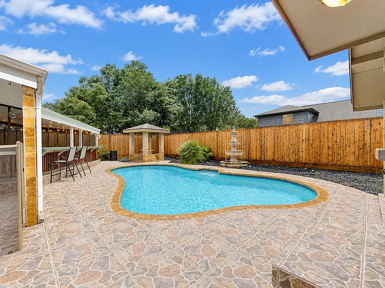 21450 Park Post Ln — Photo 42