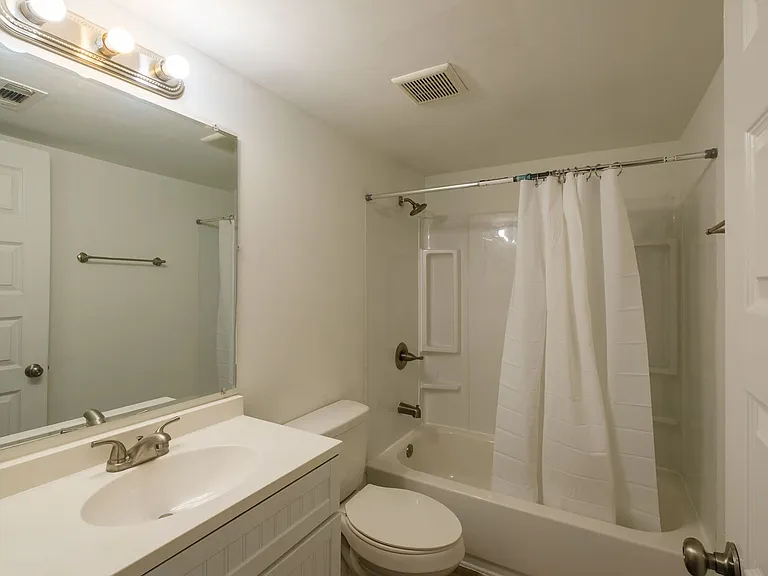 Golden Gate Townhomes — Photo 120