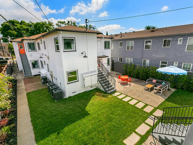 2075 Pine Ave #2075 — Photo 14