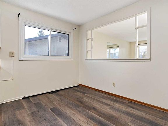 5th image of 36 S Grandview Cres
