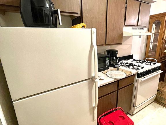 4th image of 11322 W National Ave #204