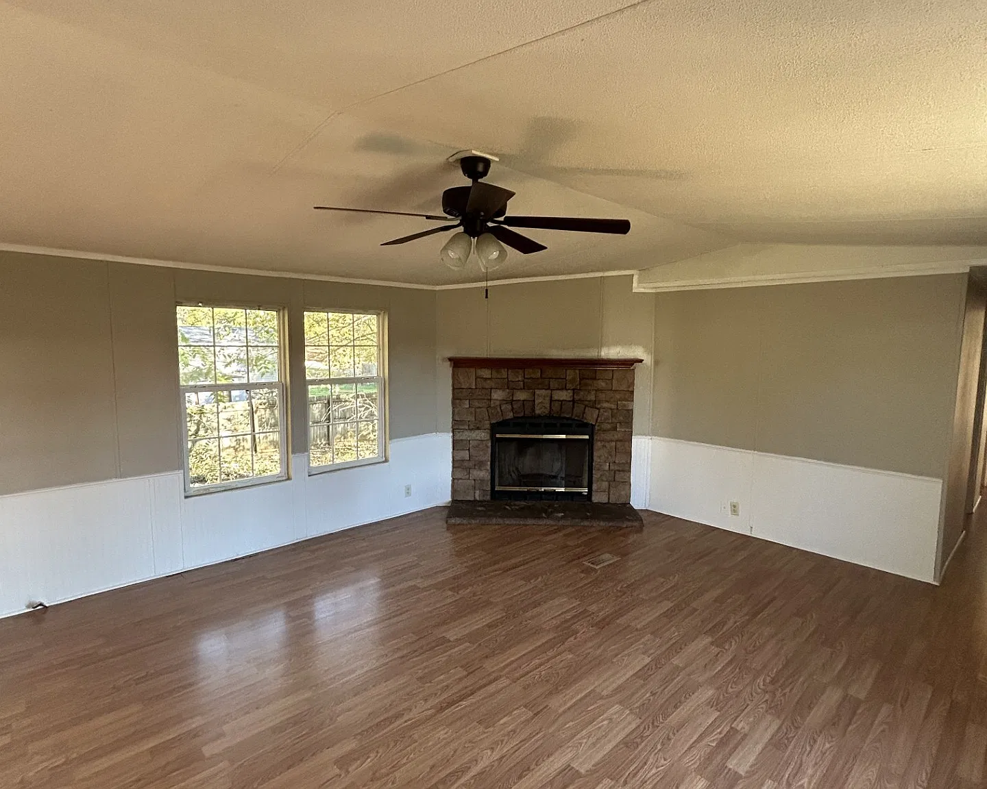 3 bed, 1216 sqft, $900 — Photo 3