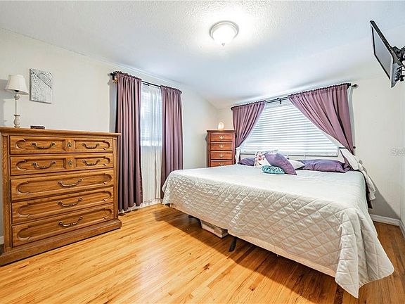 4th image of 506 W Juneau St