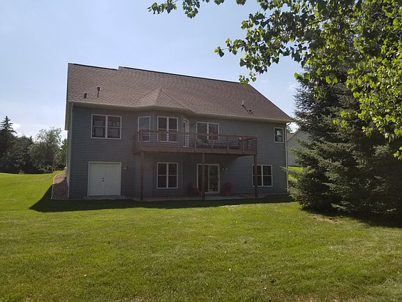 4th image of 548 Woodland Ln E