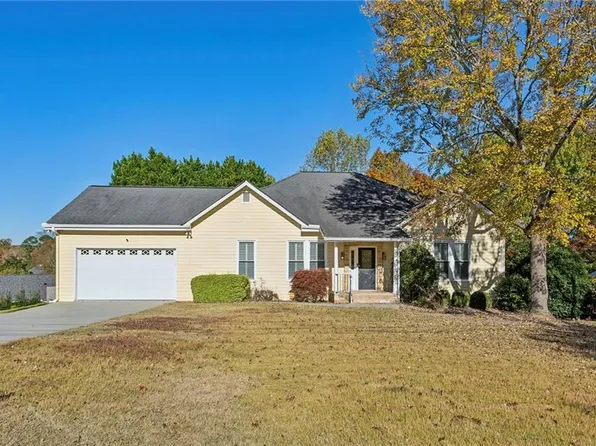2822 Christopher Ct, Dunwoody, GA 30360