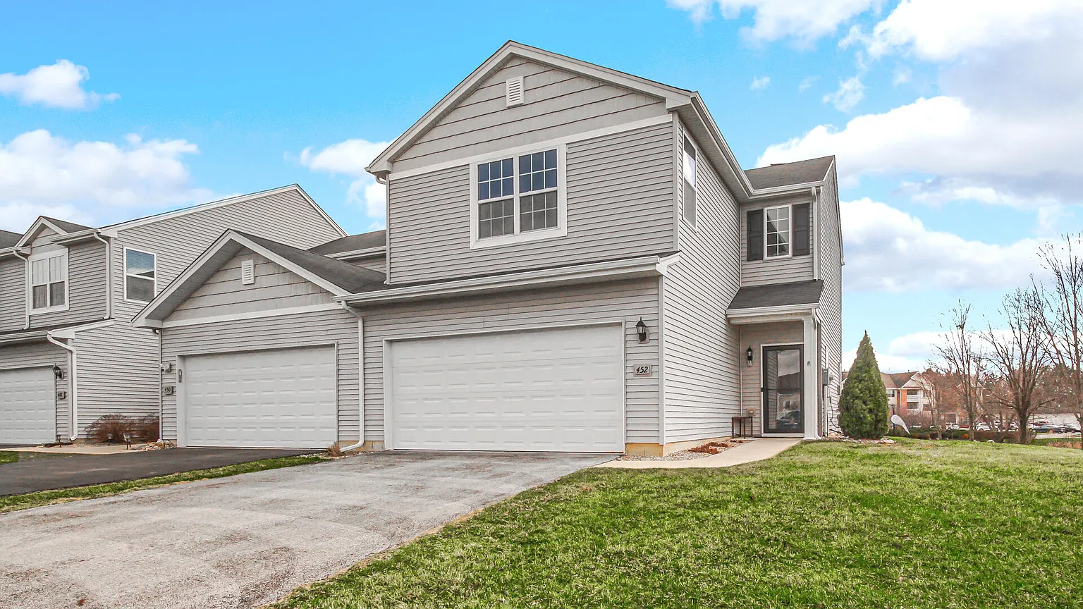 452 Greenbrier Ln photo 1
