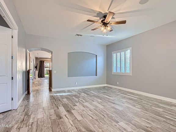 5th image of 33427 N 25TH Avenue