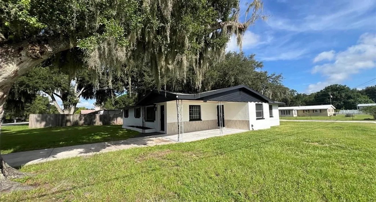 3 bed, 1875 sqft, $2,395 — Photo 2
