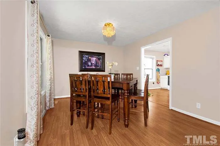3024 Coachway Dr — Photo 8