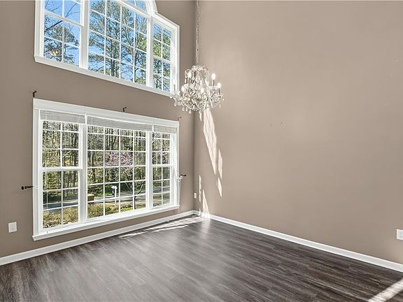 4th image of 5976 Bowers Rd