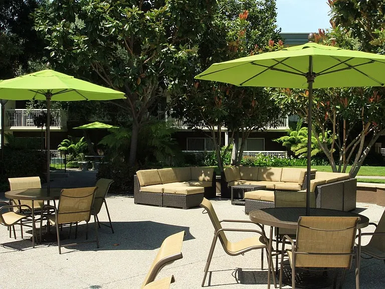 Courtyard with lounge seating