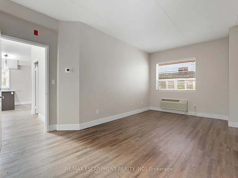 149 Main St W #203 — Photo 18